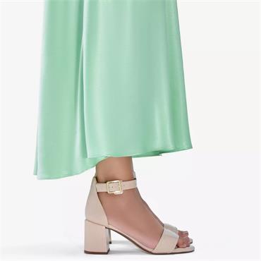 CLARKS WOMENS SANDAL - SAND PATENT